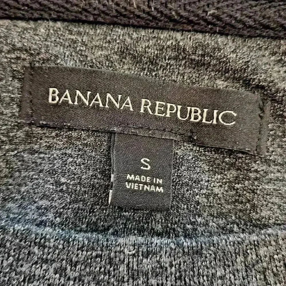 Banana Republic Men's Heather Gray Cotton/Poly Long Sleeve Crewneck Shirt